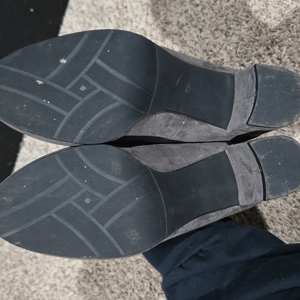 Array Gray Suede Block Heels - Picture 3 of 4